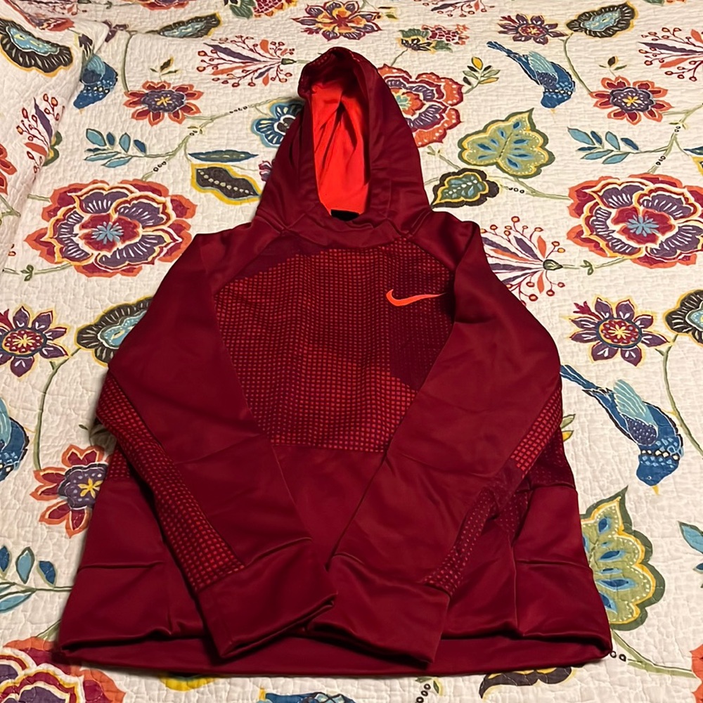 Nike youth sweatshirt size medium. Excellent used condition. Bundle and save